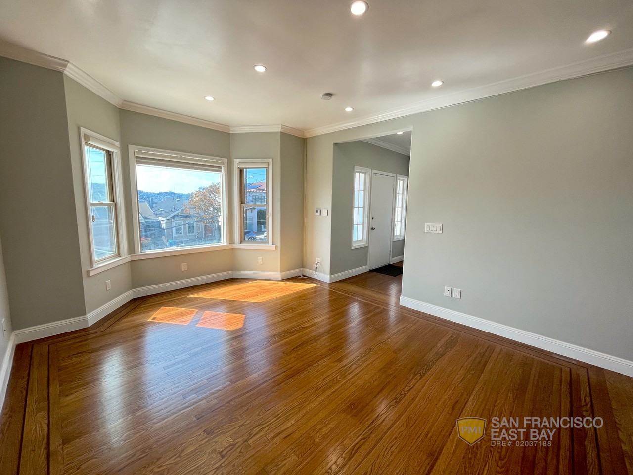 1095 Rhode Island St - Photo 2 of 11