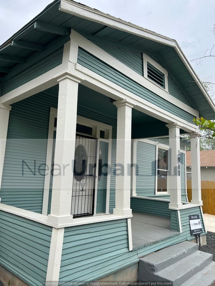 1911 Nolan St - Photo 2 of 13