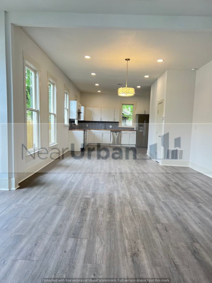 1911 Nolan St - Photo 5 of 13