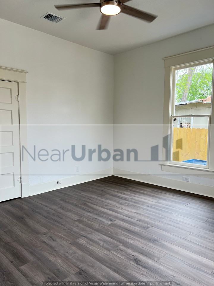 1911 Nolan St - Photo 6 of 13