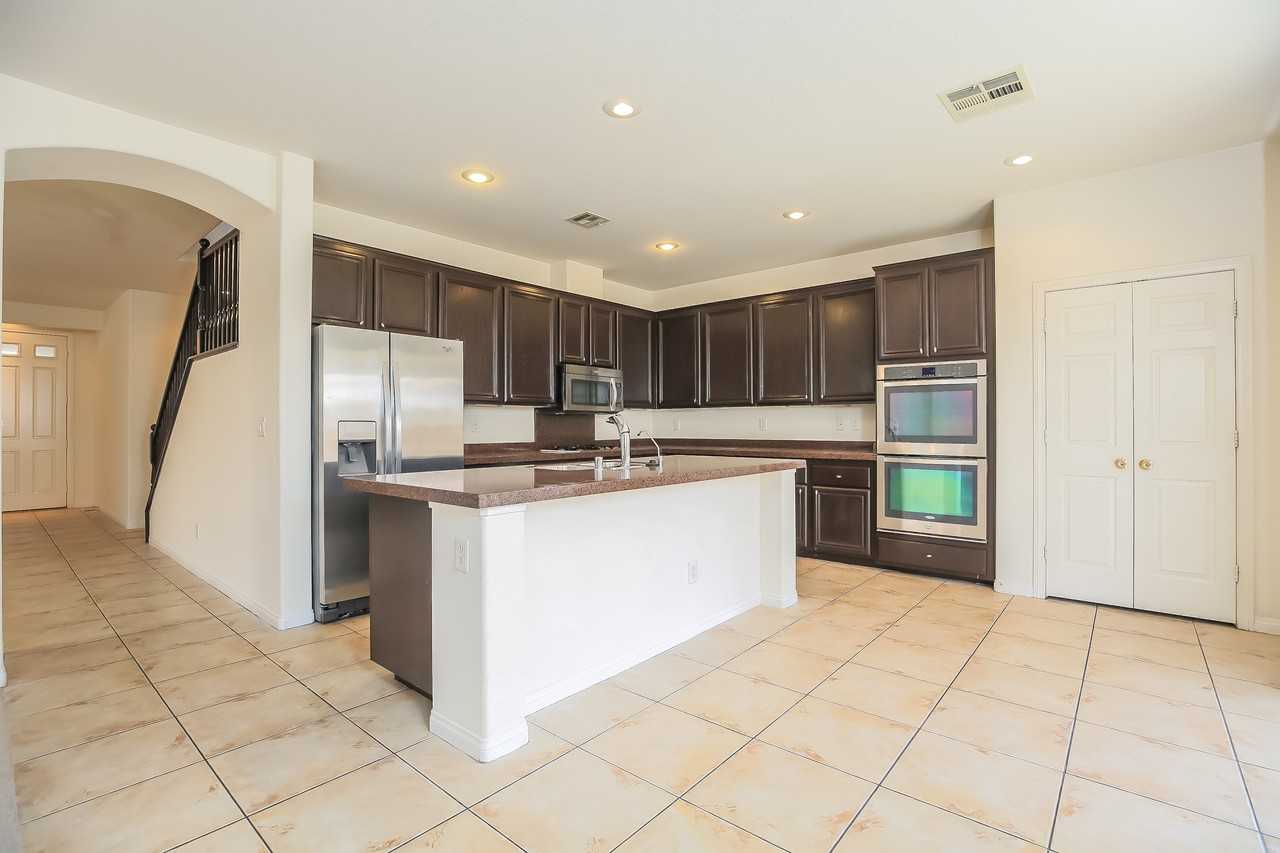 11033 Ashboro Ave - Photo 3 of 16