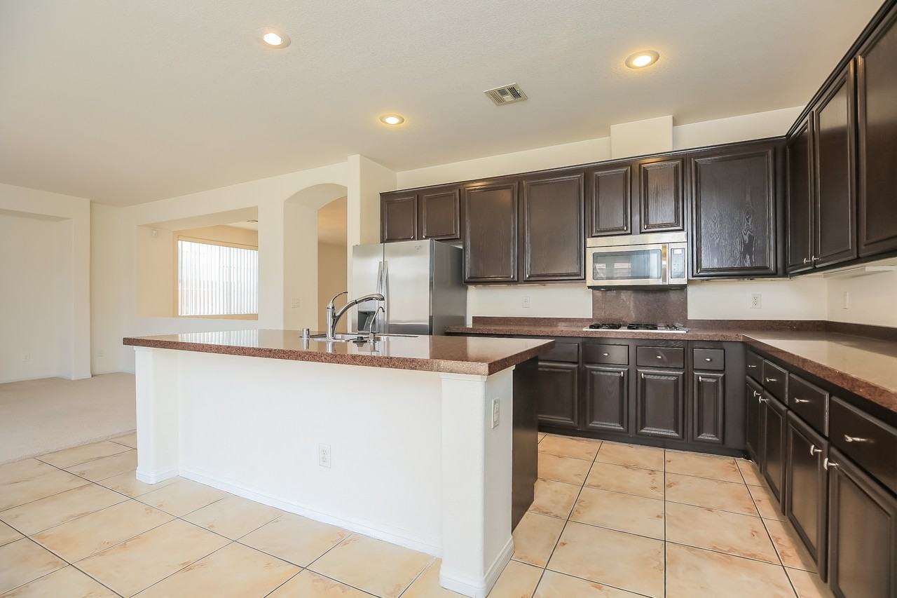 11033 Ashboro Ave - Photo 4 of 16