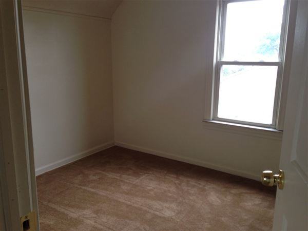 2536 Emily St - Photo 3 of 11
