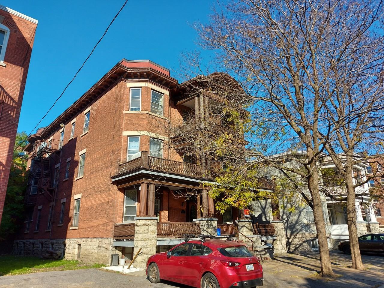 255 Daly Avenue #6
