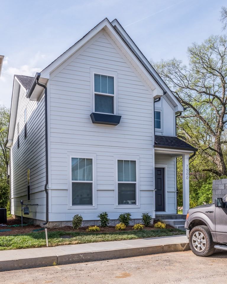 7500 Station Drive - Photo 2 of 21