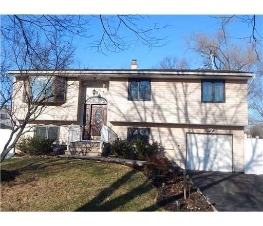 15 Helen Ct - Photo 2 of 23