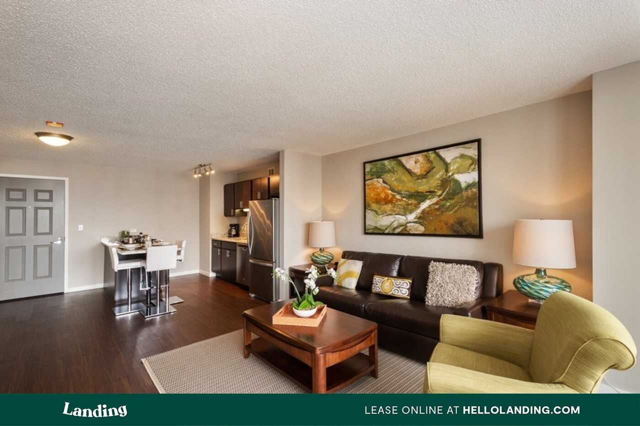 1 W Superior Place - Photo 3 of 14