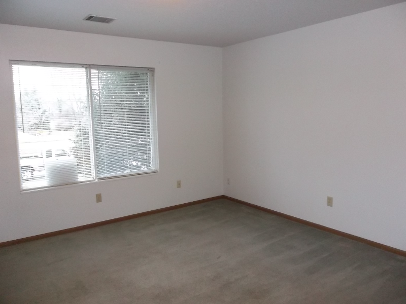 1601 Flynn Ln #B - Photo 2 of 13