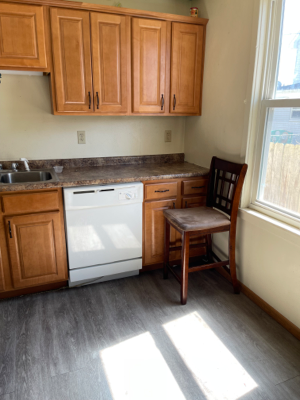 1607 3rd Ave - Photo 2 of 8