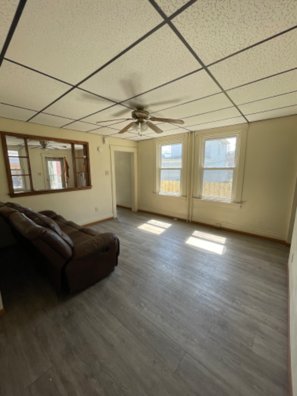 1607 3rd Ave - Photo 3 of 8