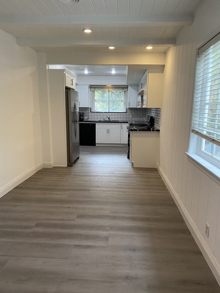1712 Benedict Canyon Drive - Photo 2 of 20
