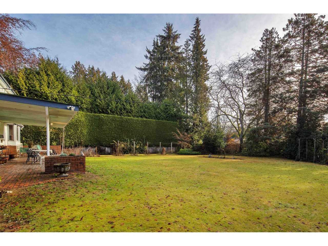 1350 Laurier Avenue - Photo 3 of 12