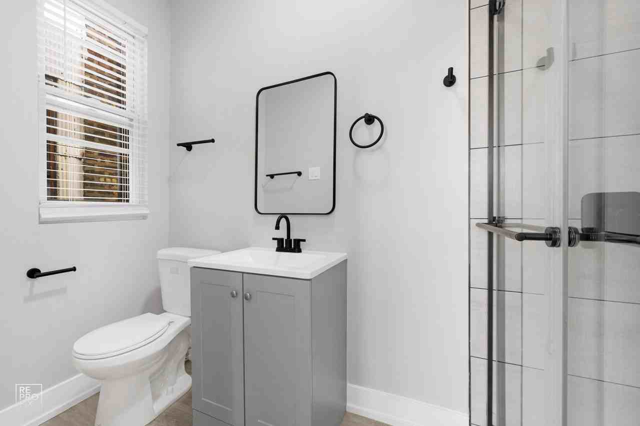 722 S Racine - Photo 3 of 26