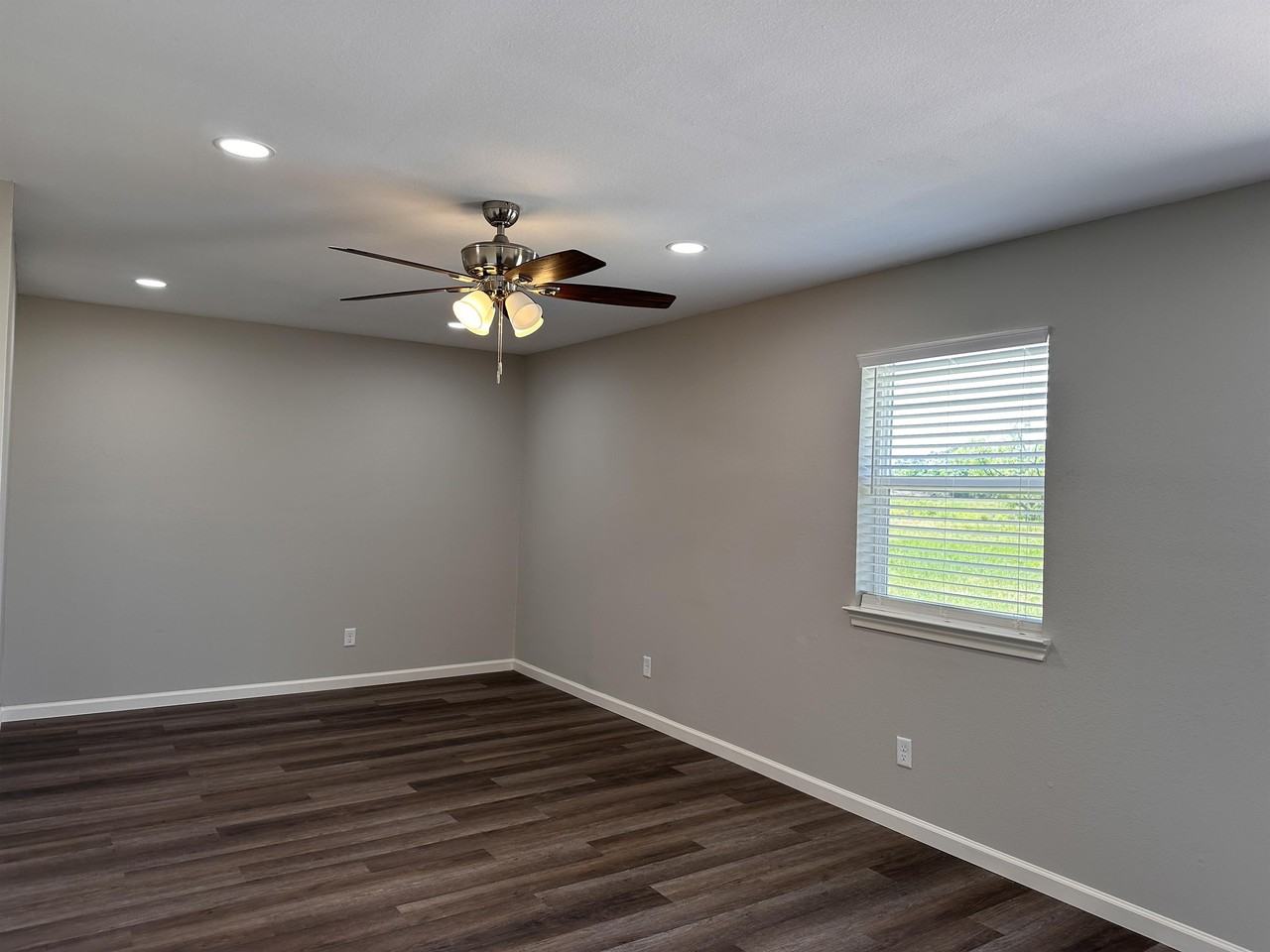 11015 Interstate 30 Frontage RoadApt 6 #6 - Photo 4 of 30