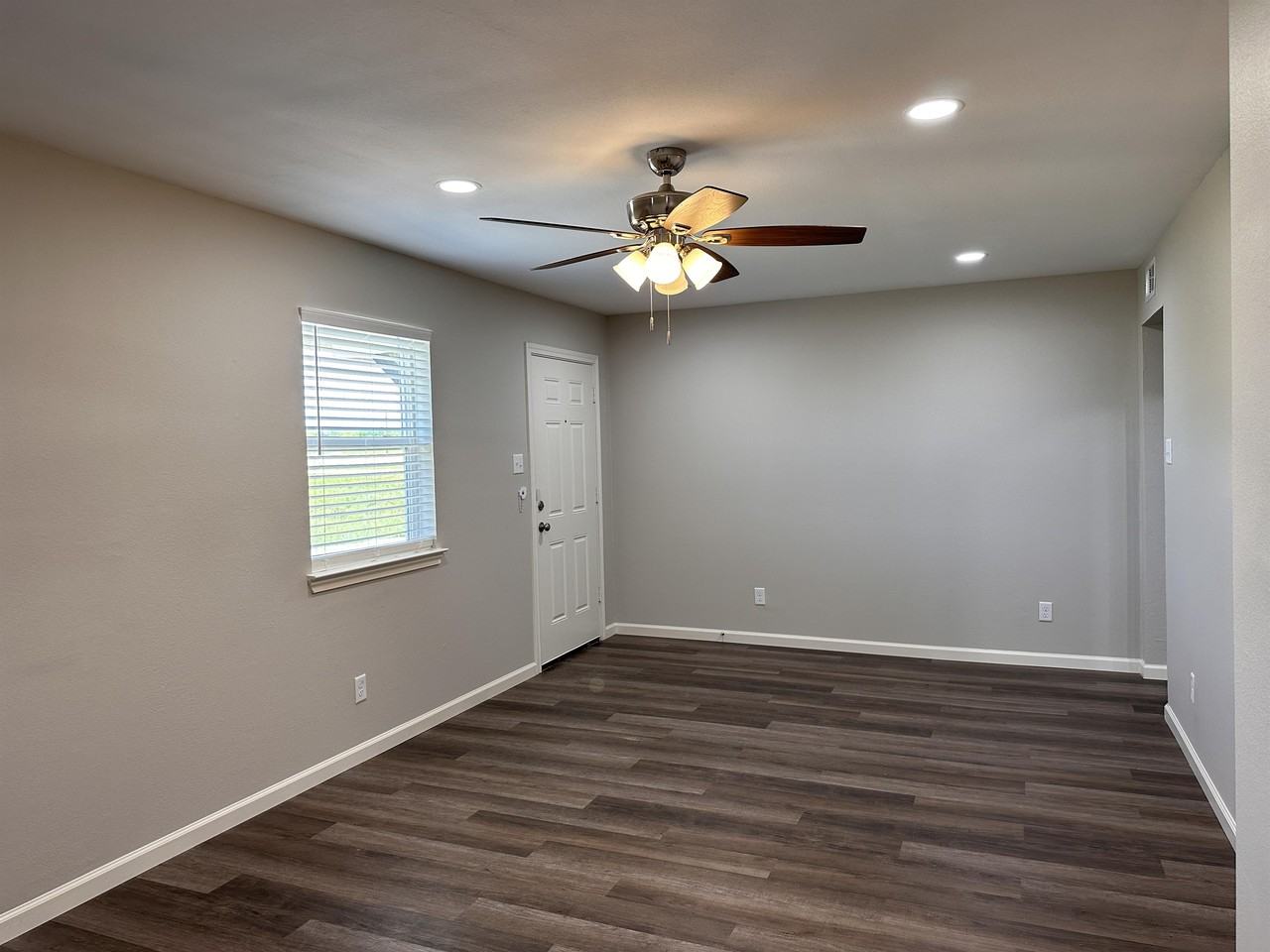 11015 Interstate 30 Frontage RoadApt 6 #6 - Photo 5 of 30