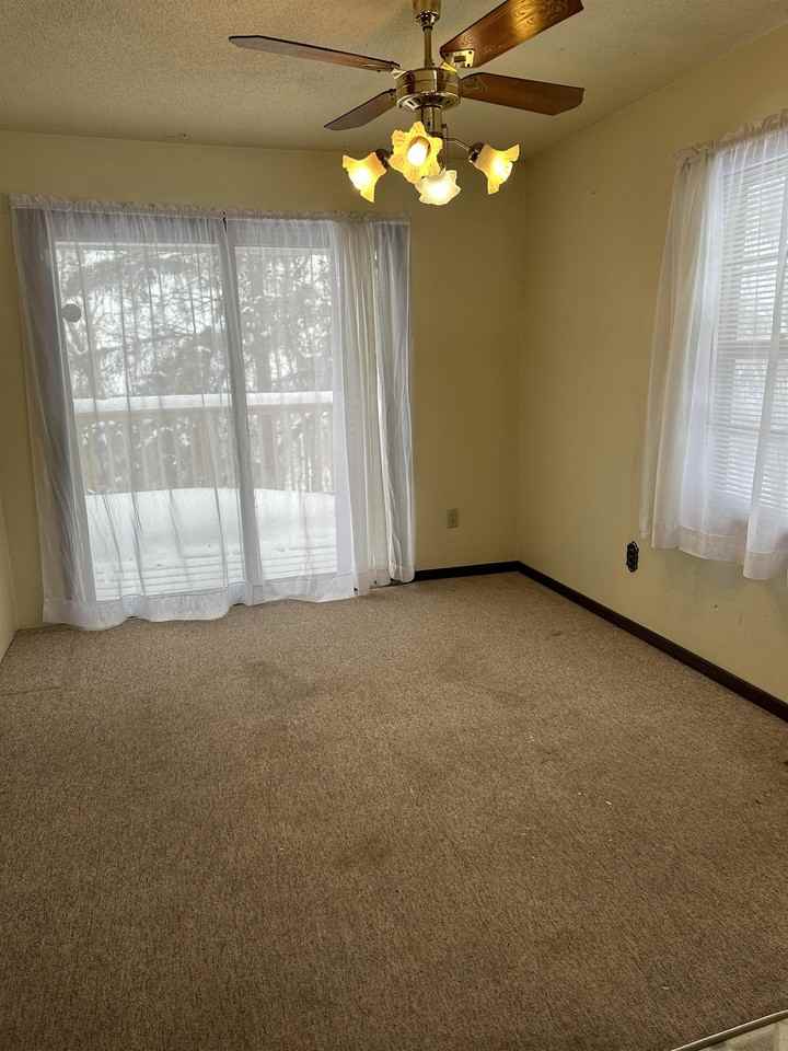 1202 Taft Ave Ne #1 - Photo 2 of 15