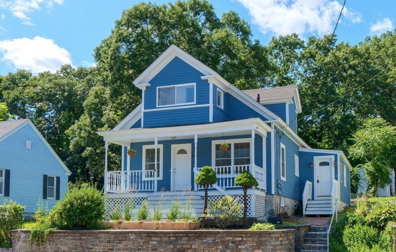 142 East Meadow Road - Photo 2 of 28