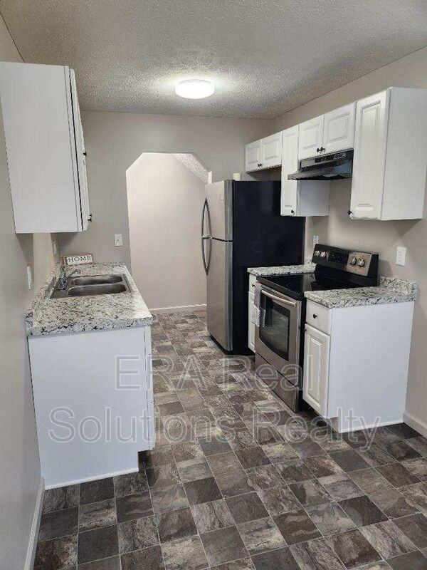 2031 Heritage Dr - Photo 3 of 13