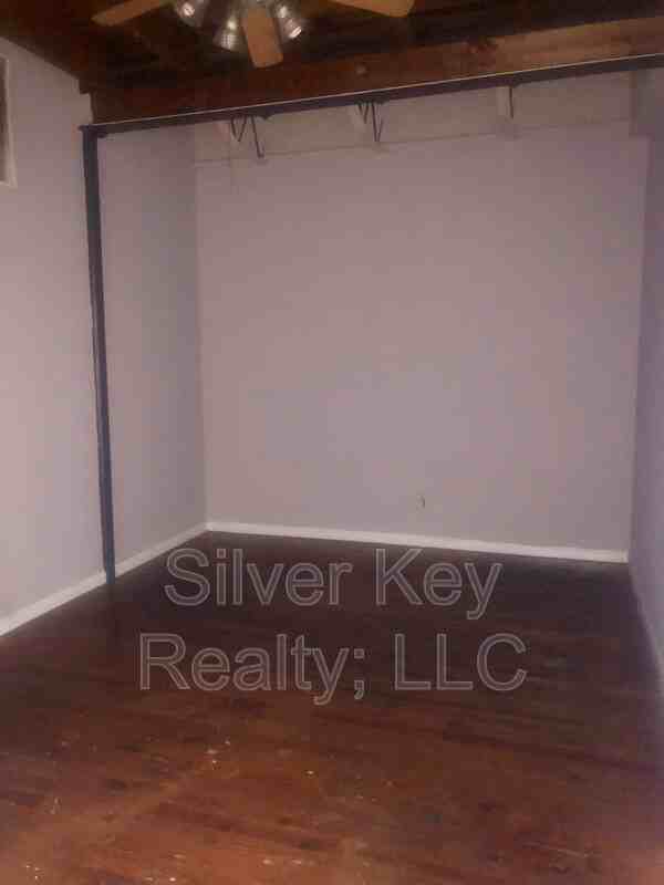 217 E Washington Ave #F - Photo 3 of 12