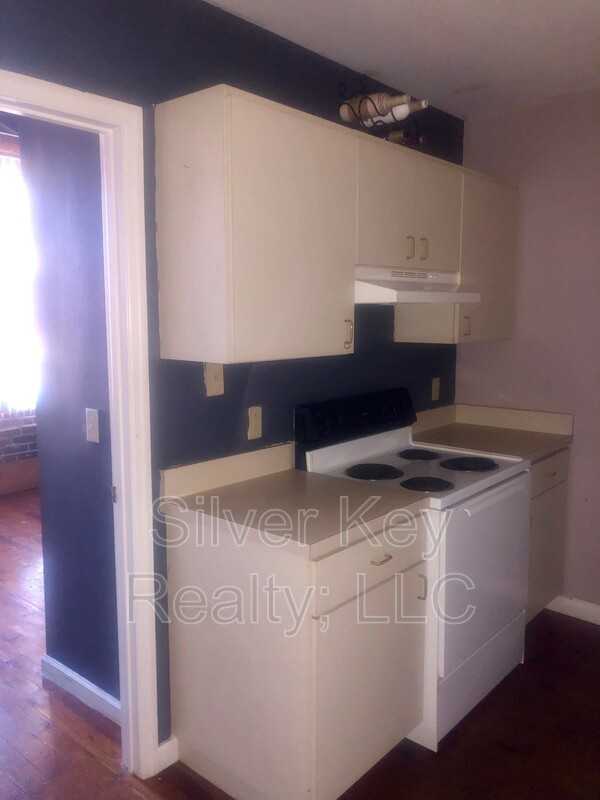 217 E Washington Ave #F - Photo 7 of 12