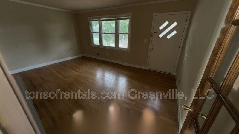 150 Woodridge Cir - Photo 2 of 13