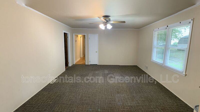 150 Woodridge Cir - Photo 4 of 13