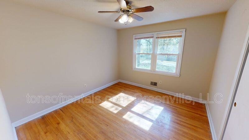 150 Woodridge Cir - Photo 7 of 13