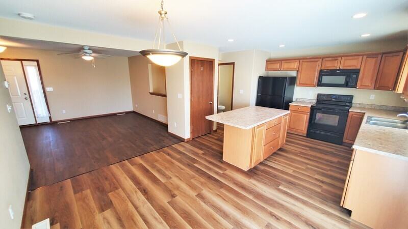 2908 Riviera St Sw #D - Photo 5 of 38