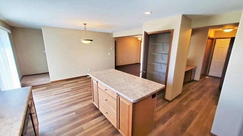 2908 Riviera St Sw #D - Photo 7 of 38