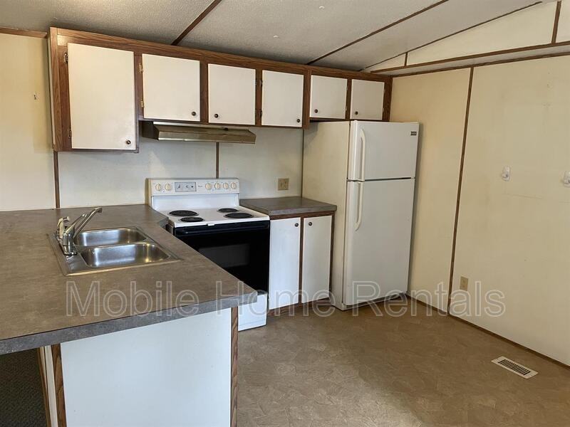 3241 Idlewild Dr - Photo 3 of 8