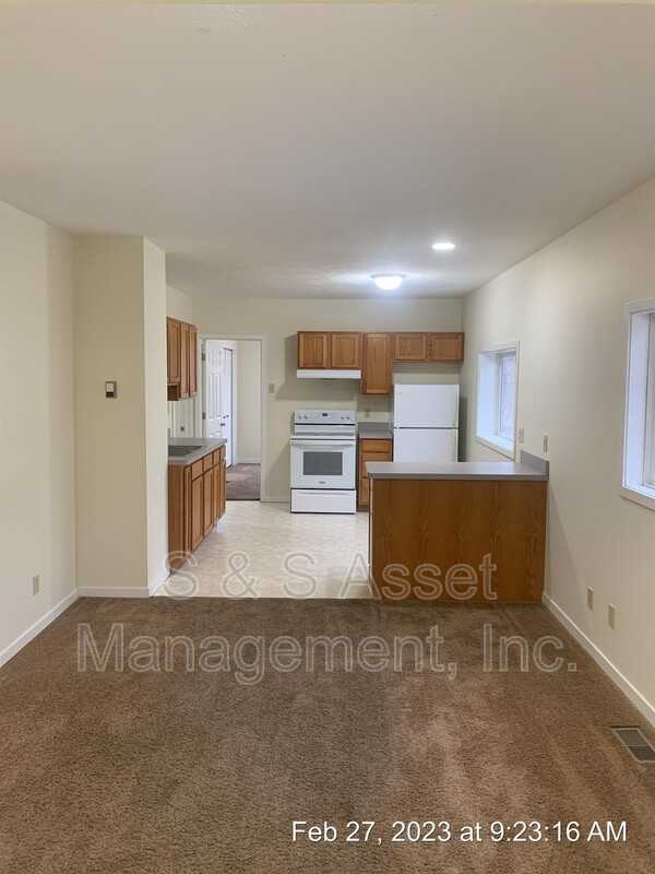 1718 Glenrose Ave - Photo 2 of 11