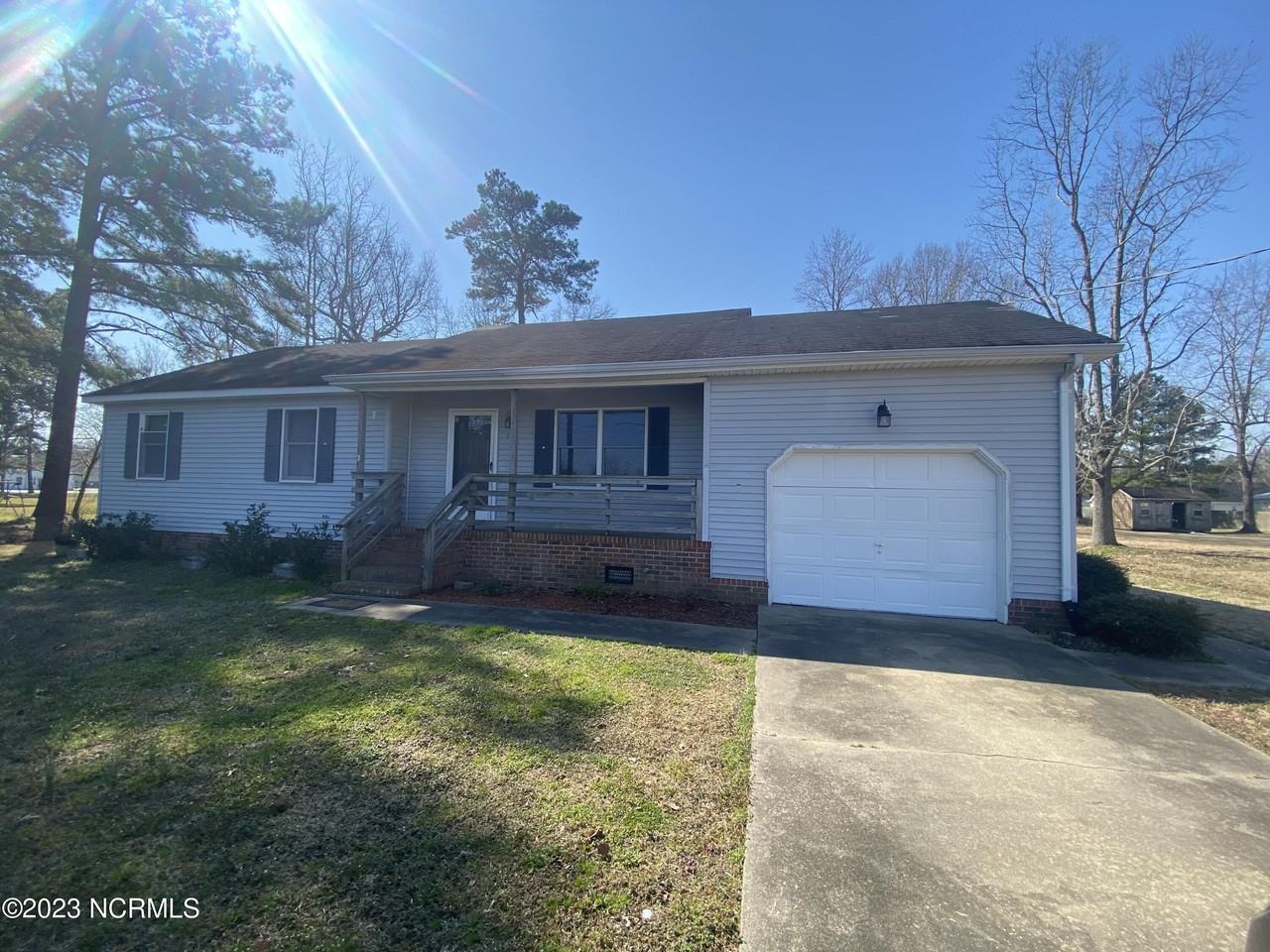 105 Ballahack Rd, Hertford, NC 27944 3 Bedroom House for 1,417/month