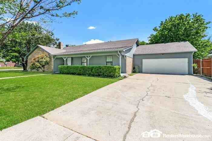 6440 Lavon Dr - Photo 2 of 20