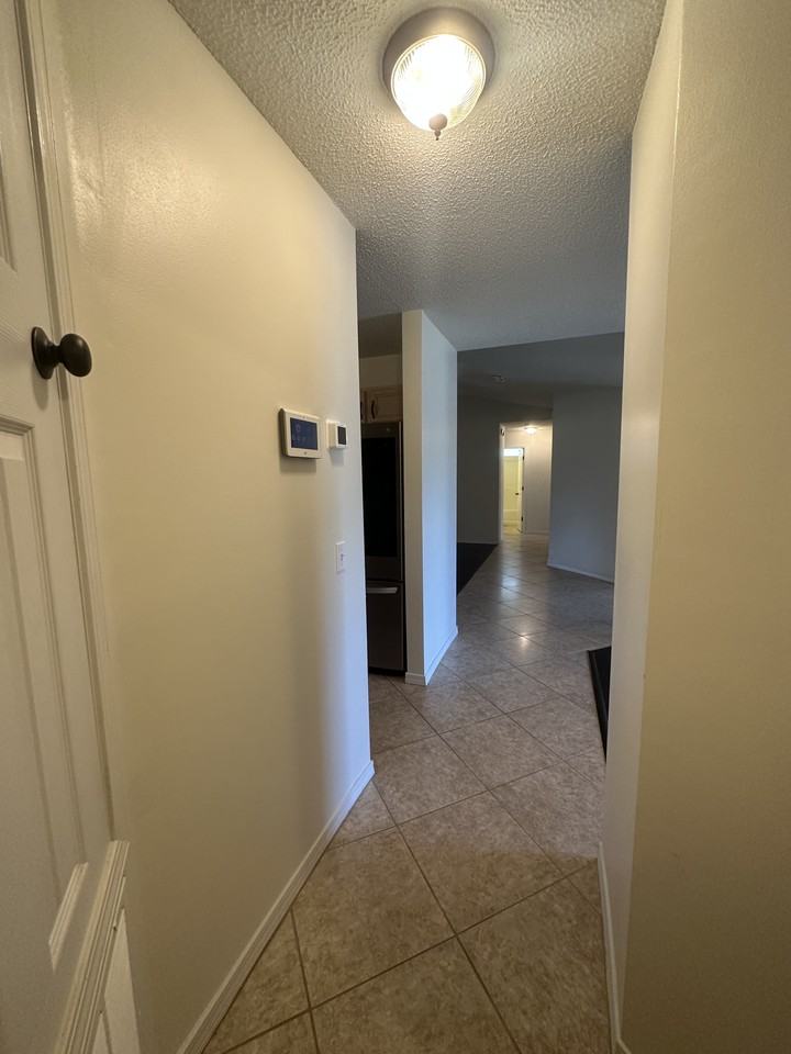 311 Peggy Dr #NA - Photo 3 of 34