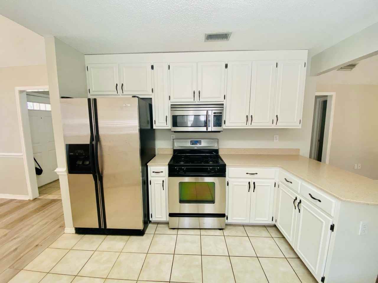 1059 Louise Ave #1 - Photo 7 of 32