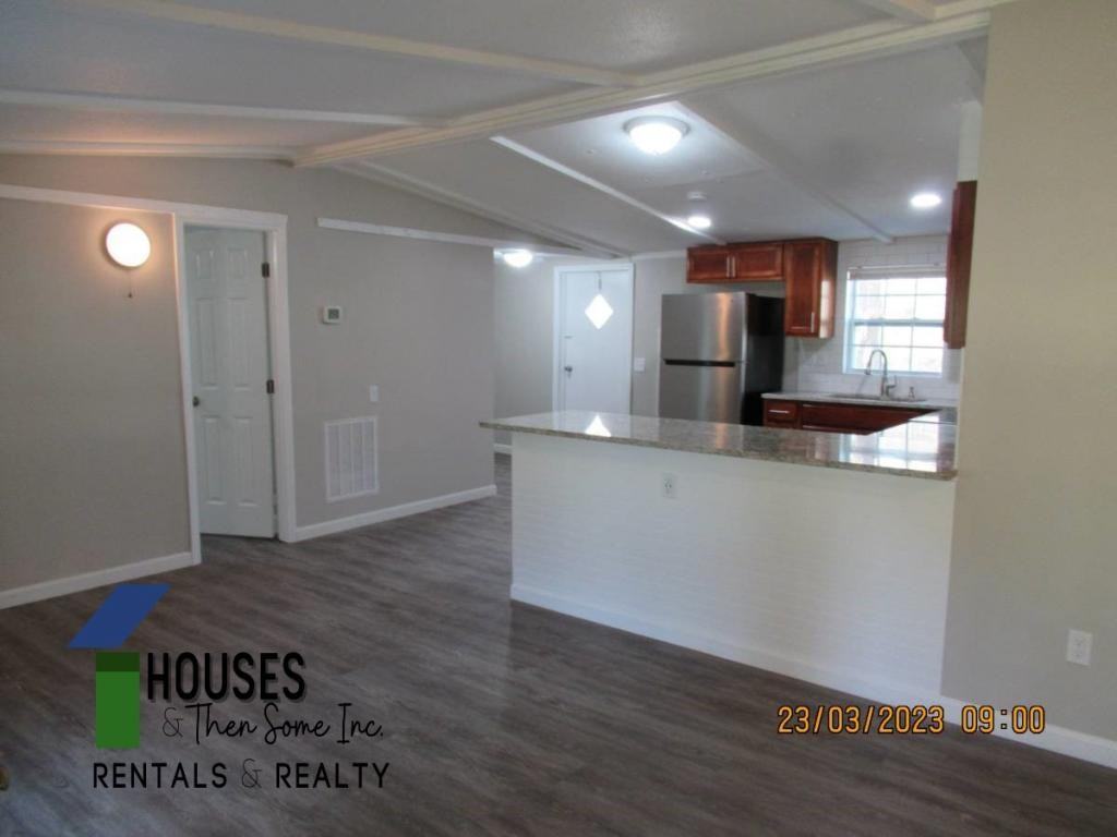 100 Marie Dr - Photo 3 of 22