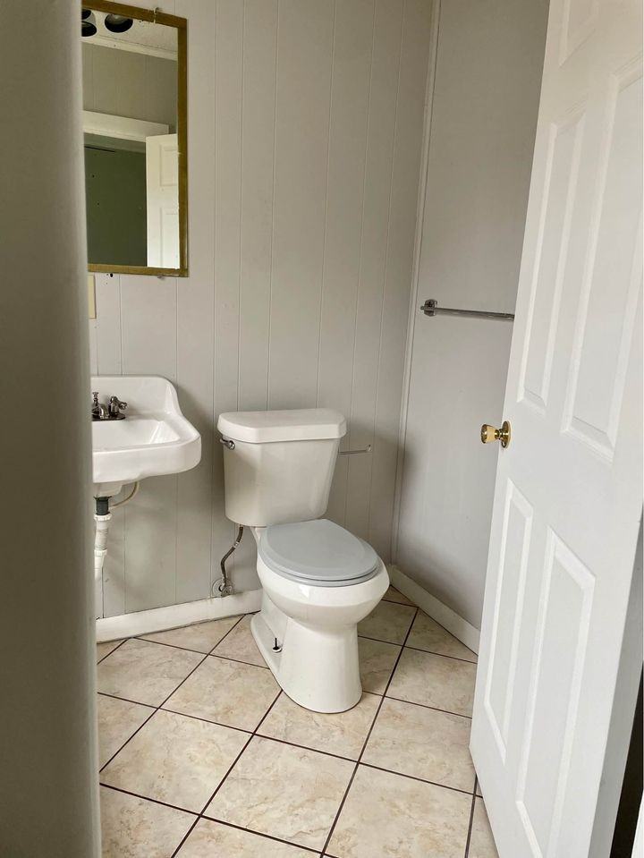 3710 Victory Cir #B - Photo 2 of 9