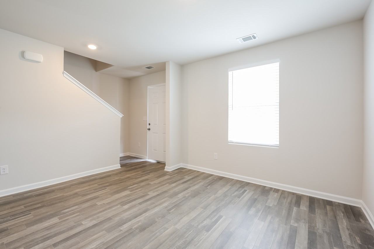 161 Evvalane Dr - Photo 2 of 15