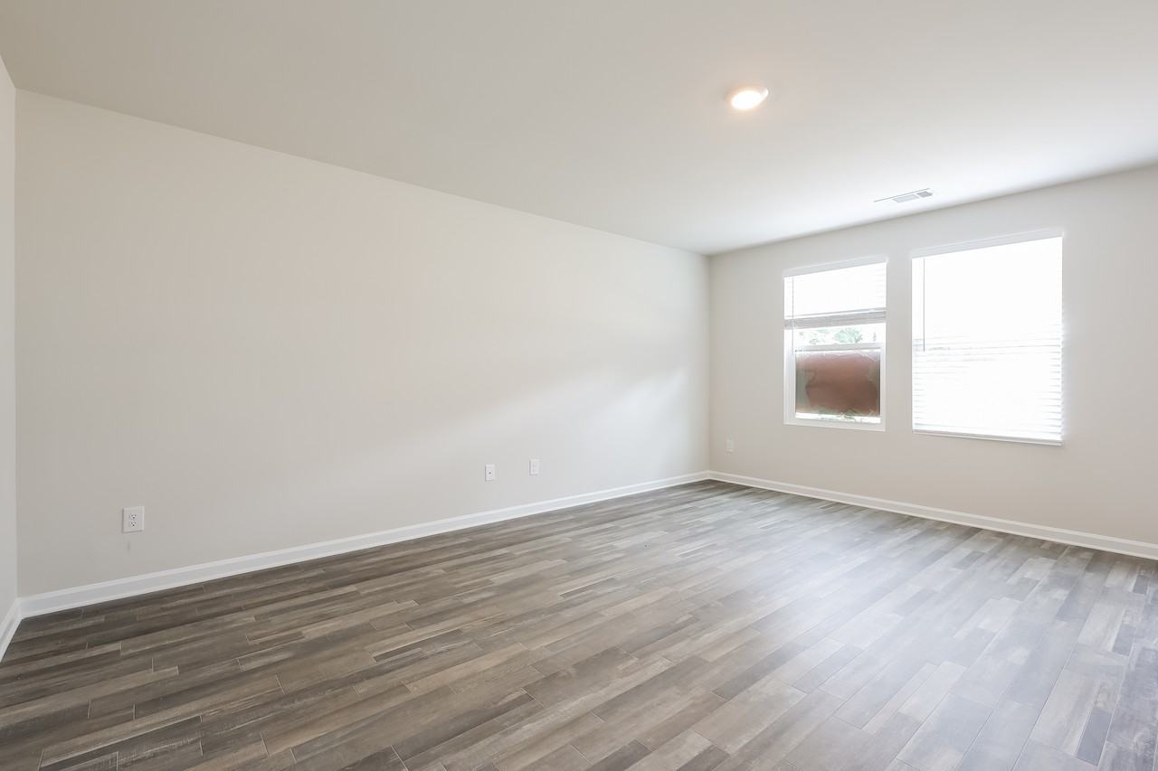 161 Evvalane Dr - Photo 3 of 15