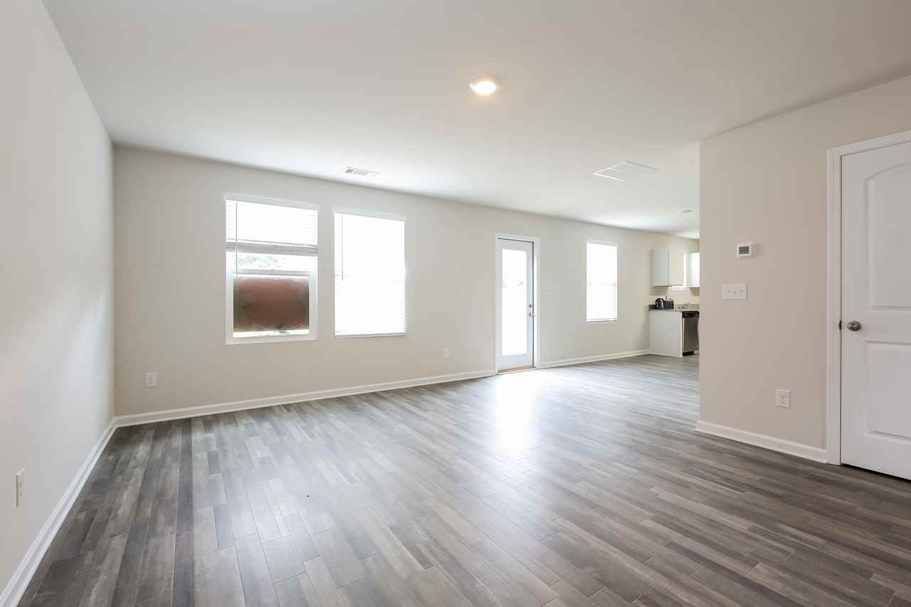 161 Evvalane Dr - Photo 5 of 15