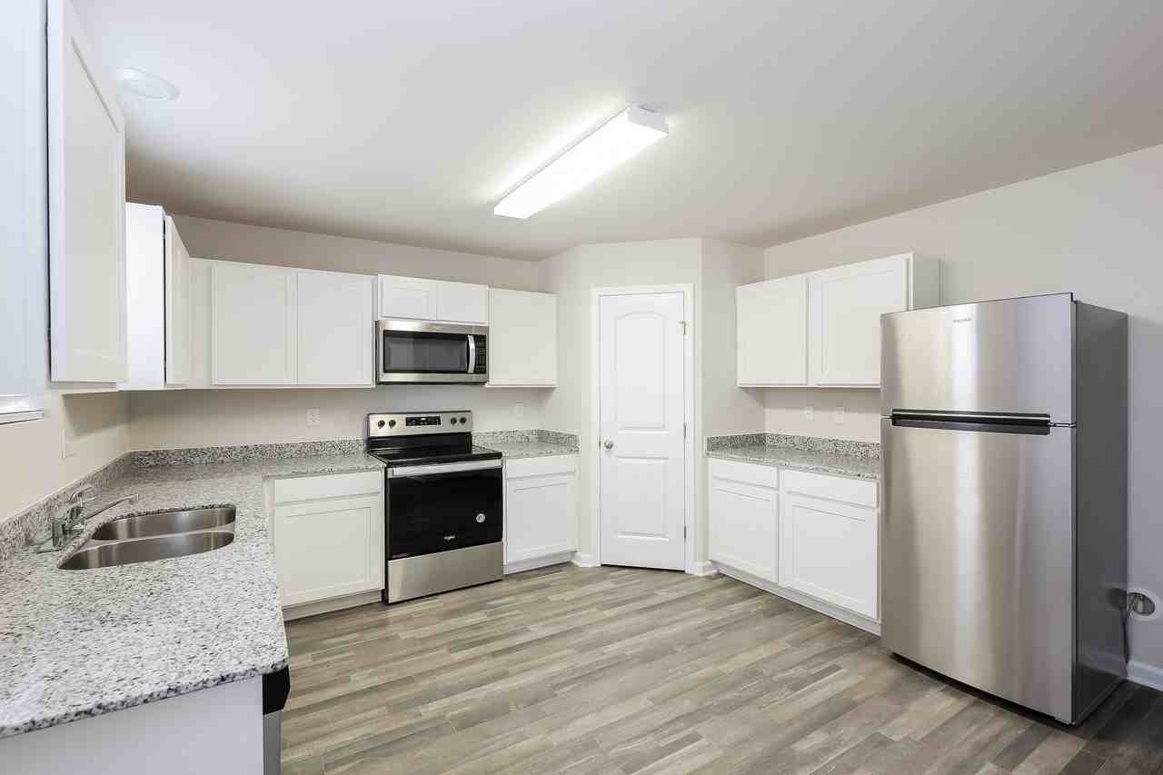161 Evvalane Dr - Photo 7 of 15