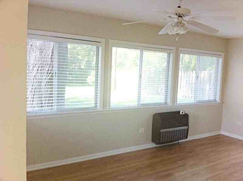 26 S Rohlwing Rd - Photo 2 of 6