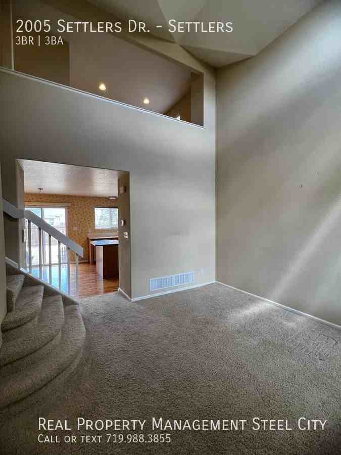 2005 Settlers Dr - Photo 3 of 23