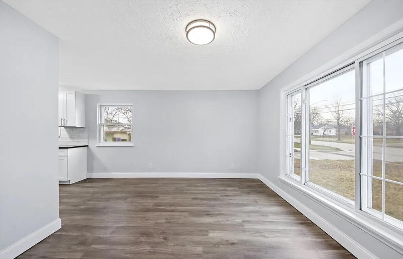 18902 Puritas Ave - Photo 3 of 14