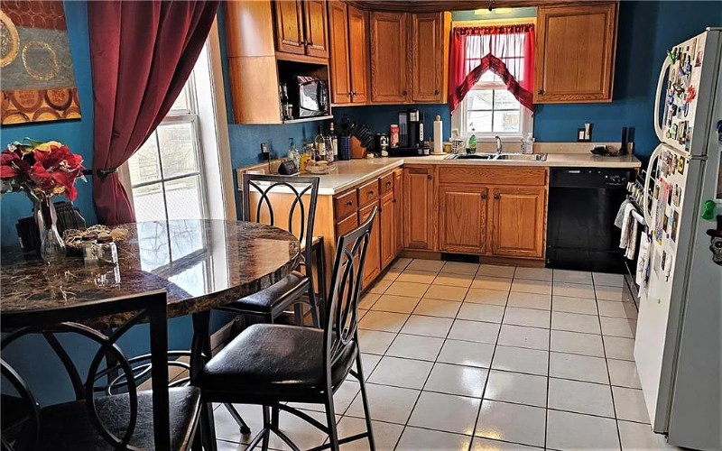 3417 Hazel St - Photo 2 of 11