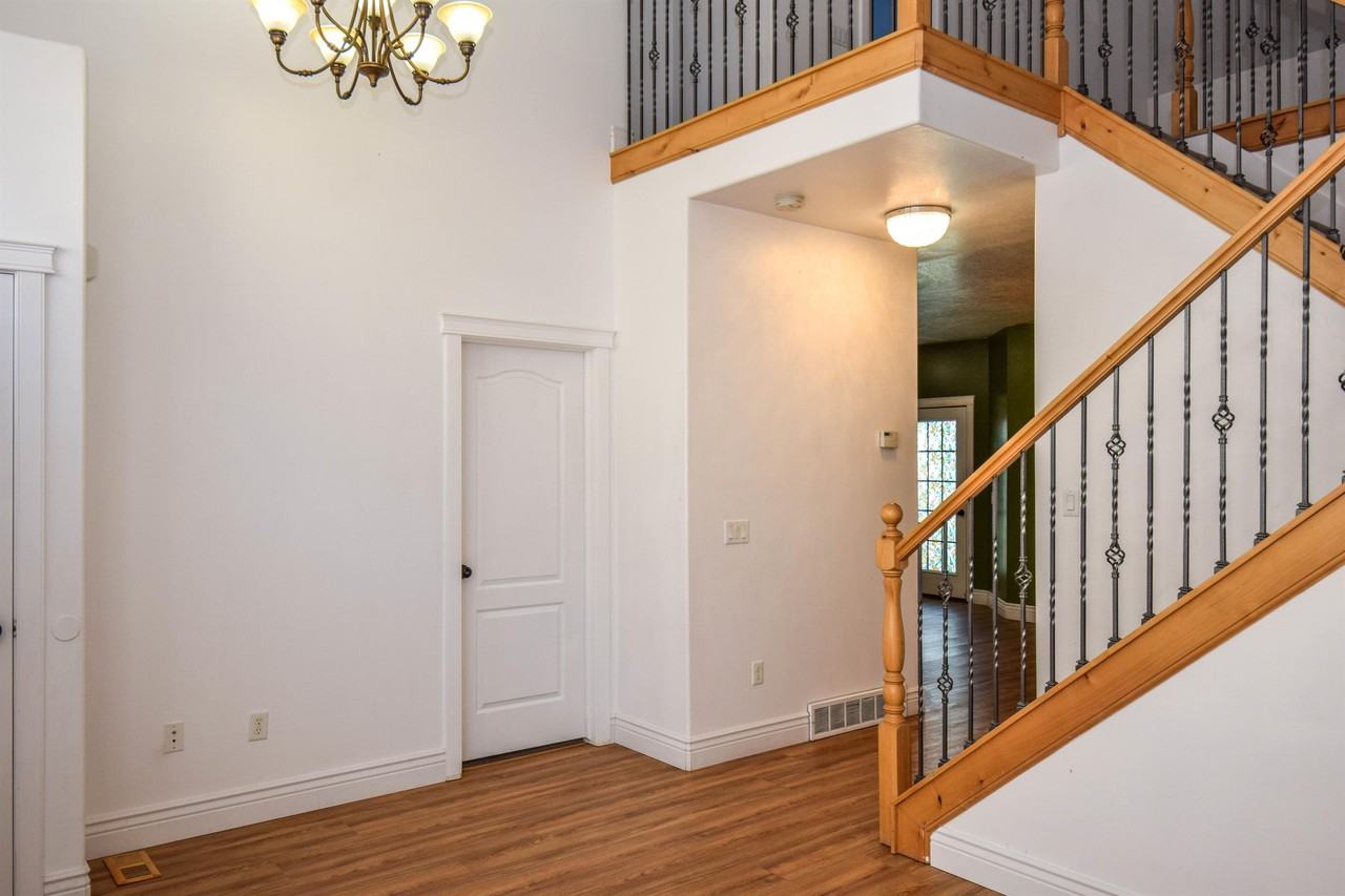 1020 N 130 W #1 - Photo 2 of 14