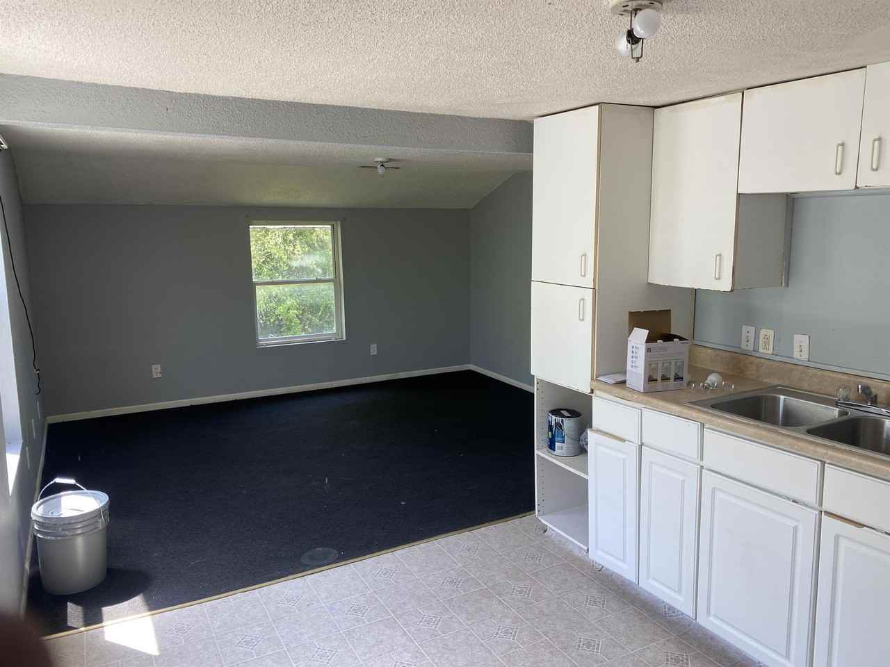 203 Pine St #B - Photo 2 of 4