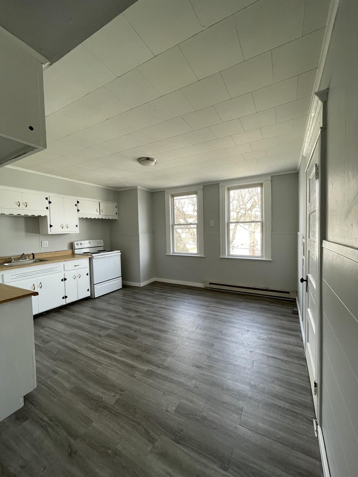 766 Hudson St #4 - Photo 2 of 12