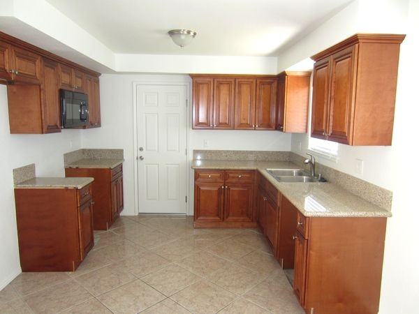 1564 W Carter St - Photo 2 of 9