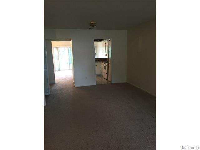 2682 Williamsburg Cir - Photo 2 of 37